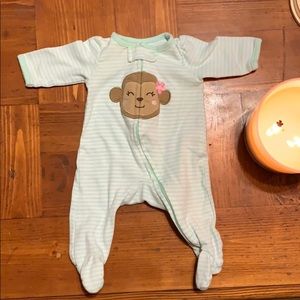 🎀Cute baby zip up footsie (no stains like new)